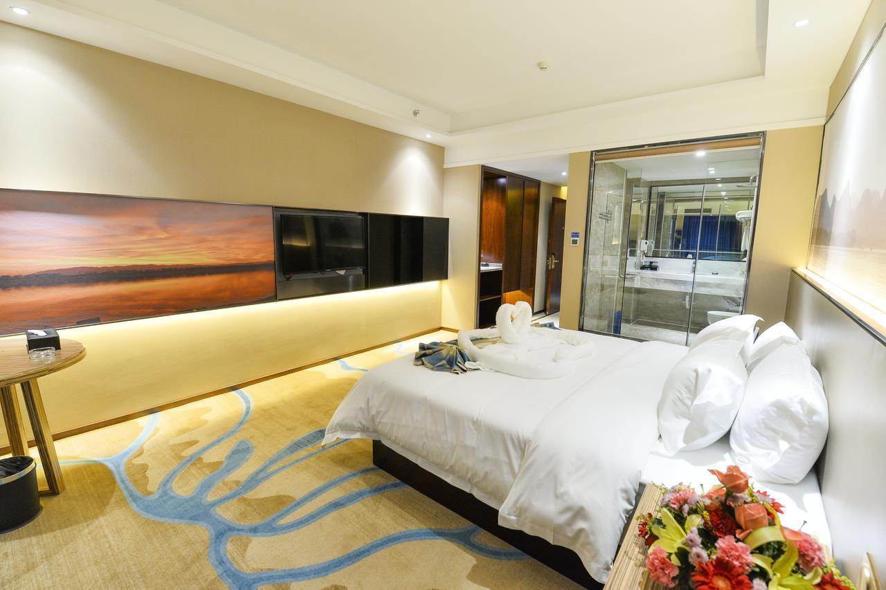 Manhatton Hotel Guilin North Railway Station Exteriör bild