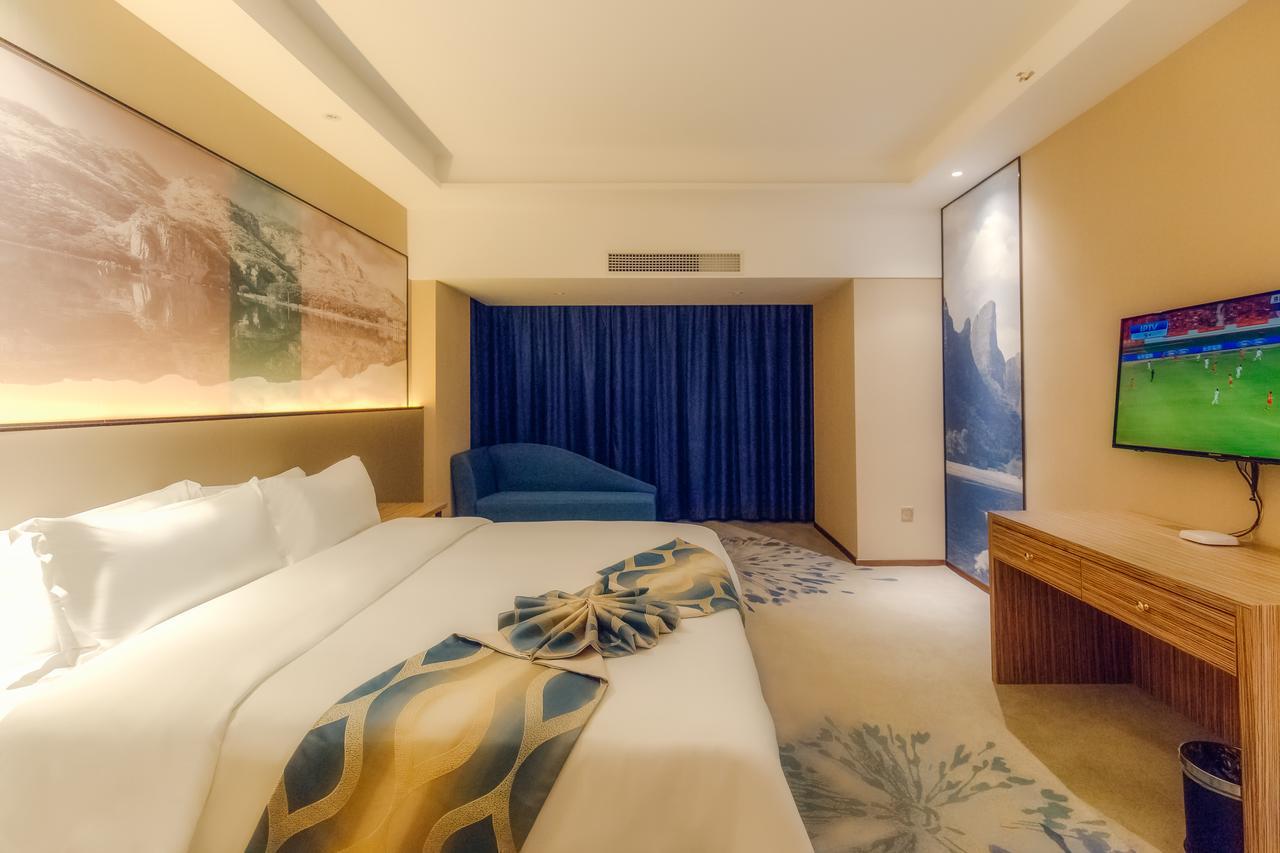 Manhatton Hotel Guilin North Railway Station Exteriör bild